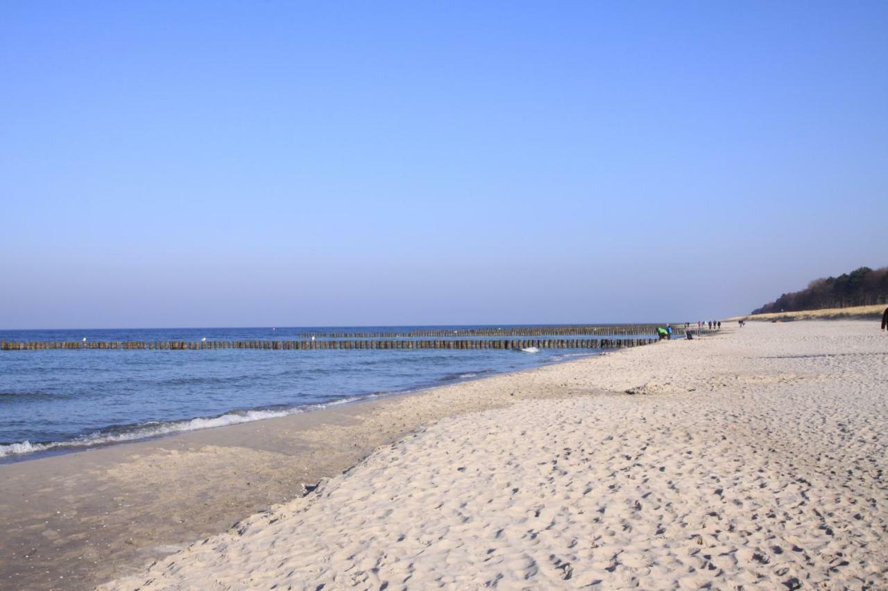 Am Horizont No 2 Fuer 2- 4 Pers, 2 Schlafz, Suedbalkon, Parkplatz Strandnah 400 Meter Zingst Esterno foto